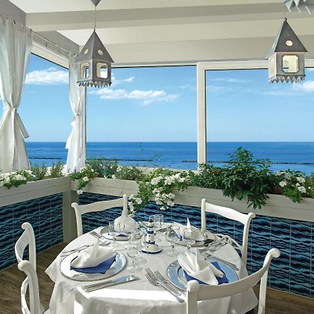Hotel Maremonti Gabicce Mare Restaurang bild